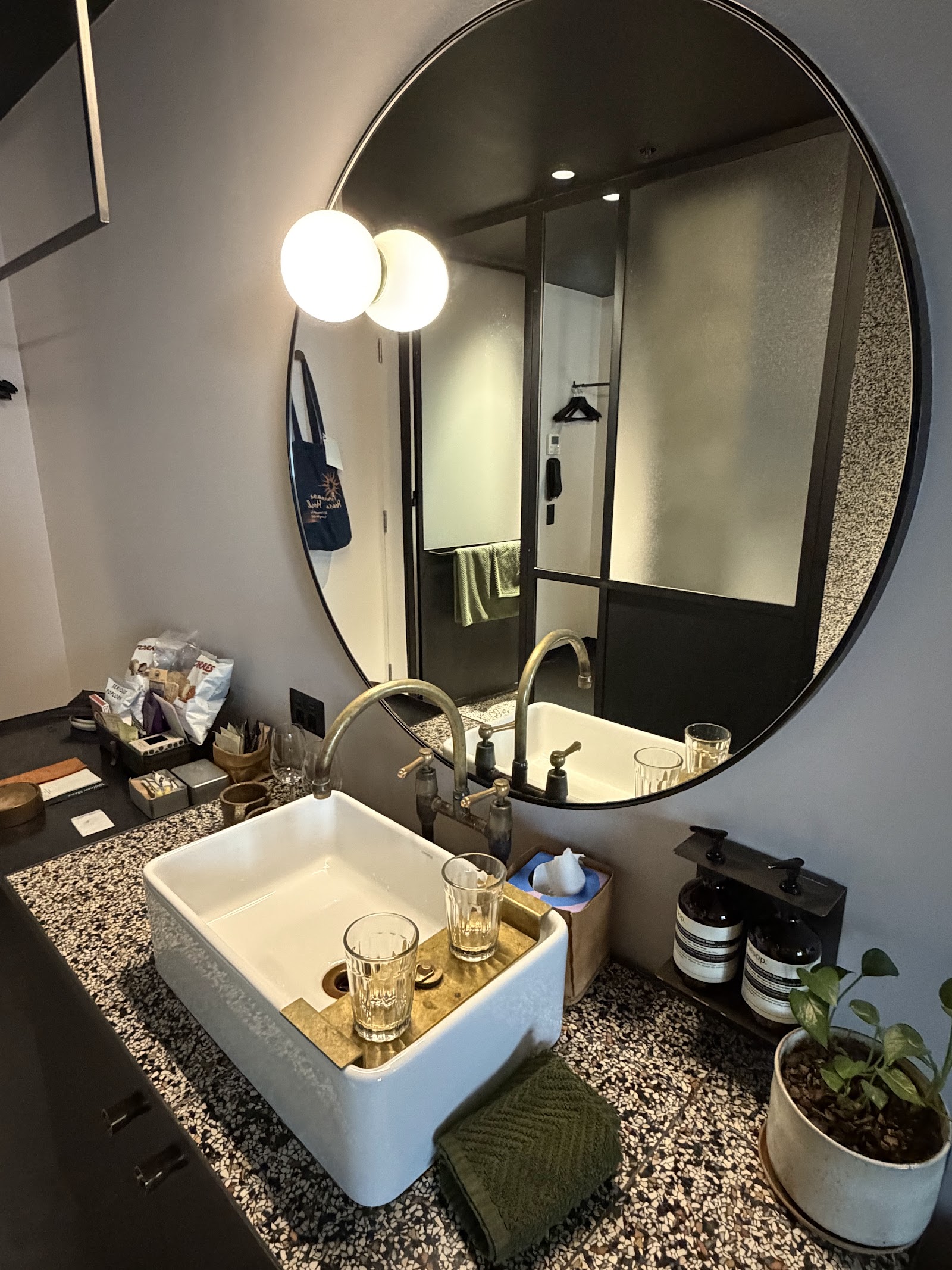 Paramount House Hotel