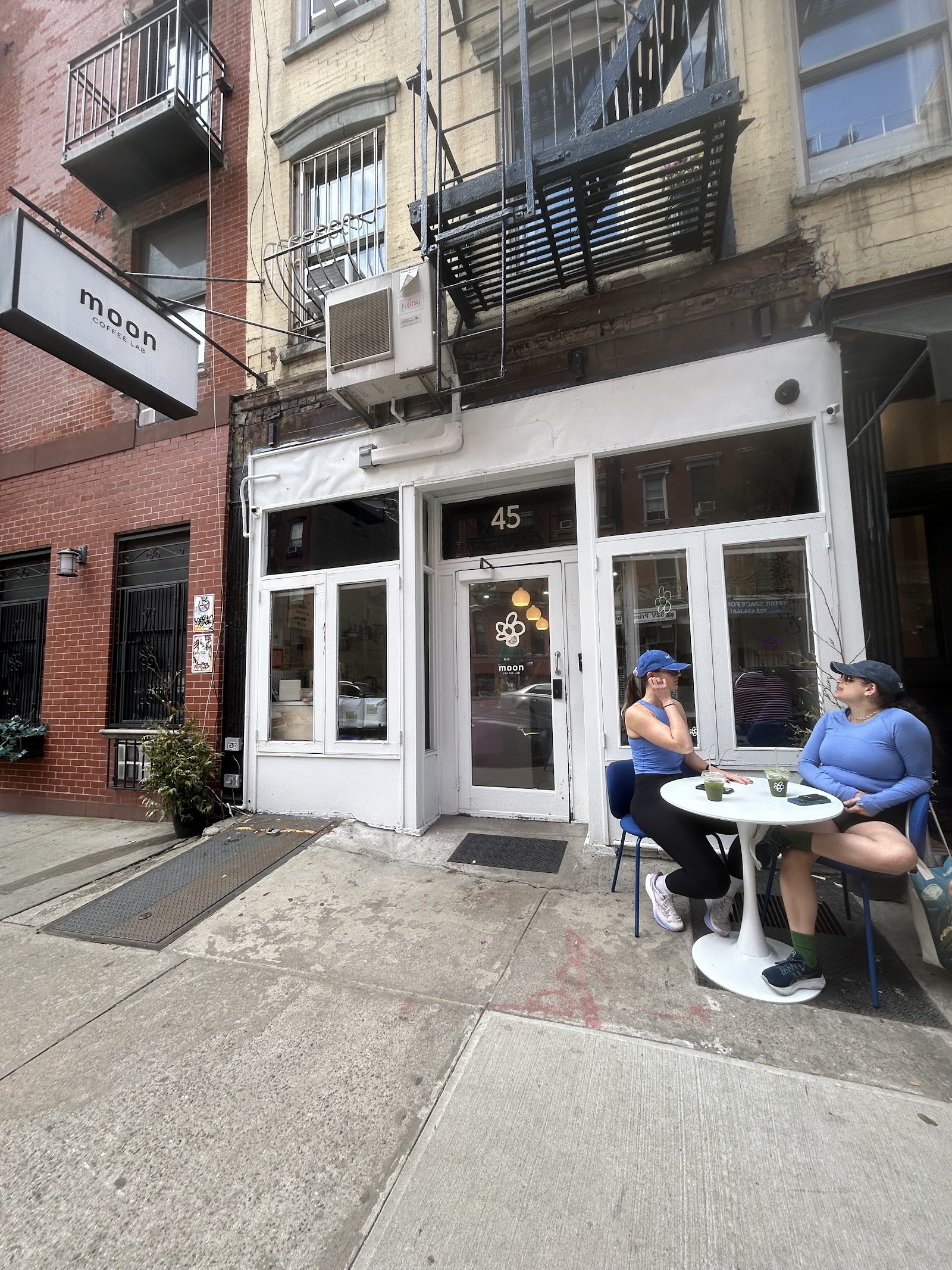 Moon Coffee Lab - Photo 3