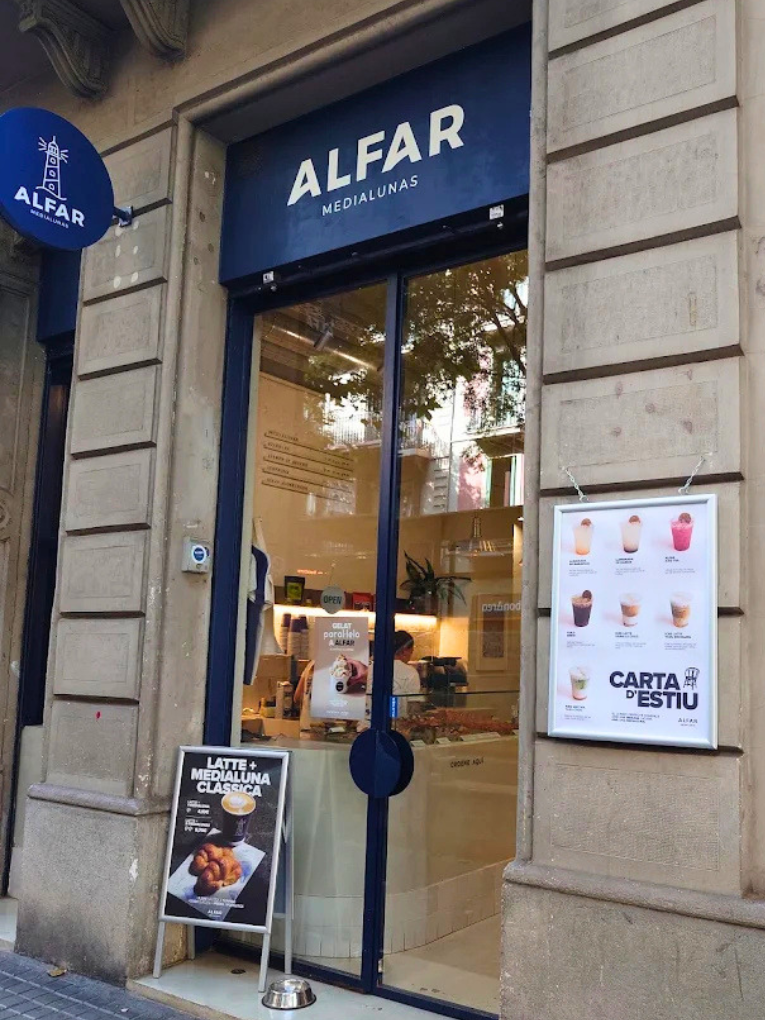 ALFAR Medialunas y Café de Especialidad - Photo 2
