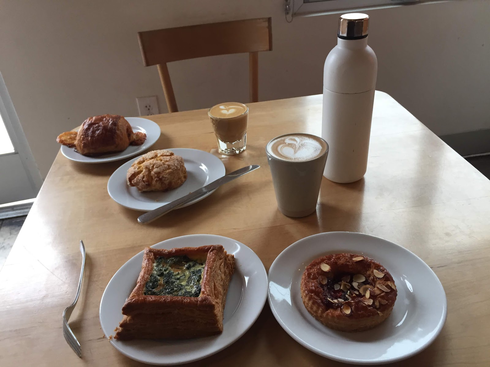 Dinosaur Coffee - Photo 2